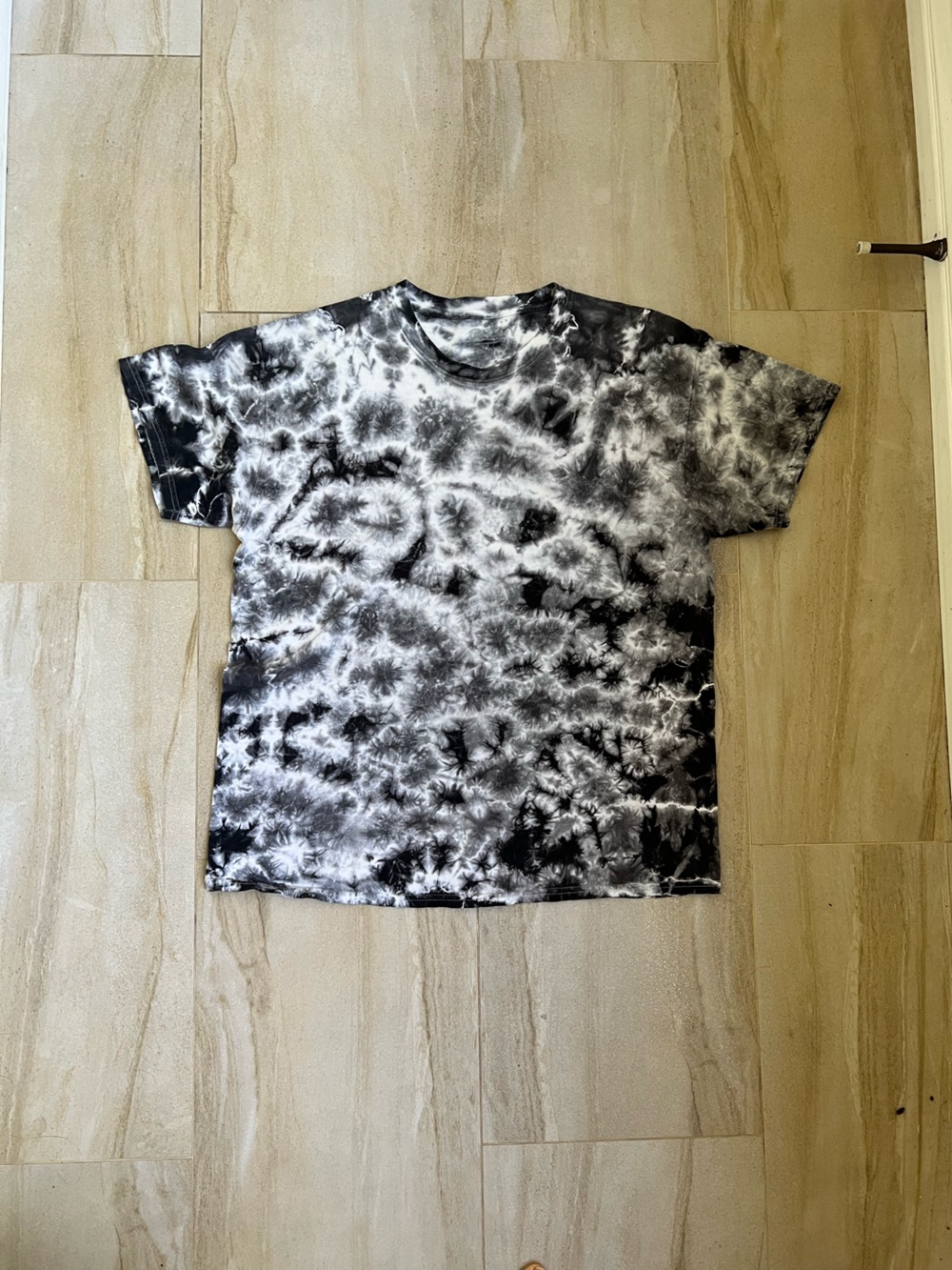 Source Unknown Black & White Tie-Dye Crew Tee